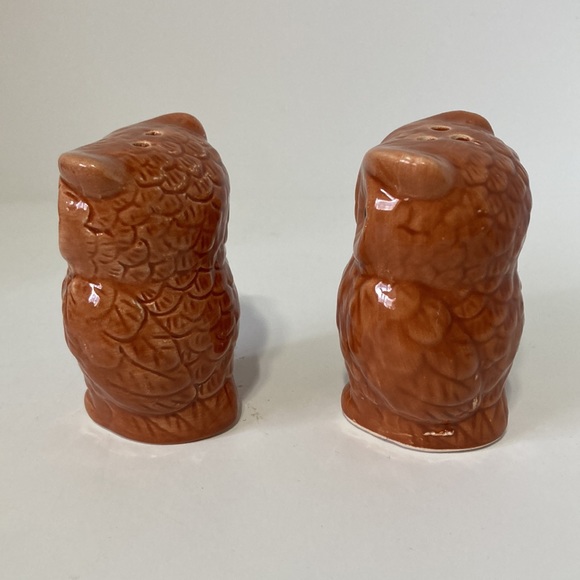 OWL Salt and Pepper Shakers Burnt Orange Vintage 3" Tall x 2" Wide - Picture 3 of 11